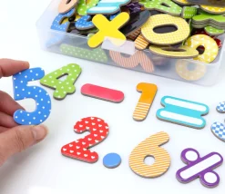 90 Chiffres et signes magnétiques 4.5 cm de hauteur