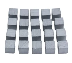 20 cubes en bois 1 cm argentés