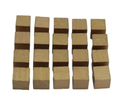 20 cubes en bois 1 cm dorés or