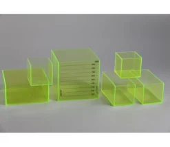 6 cubes re-plastique translucide - Solides à remplir
