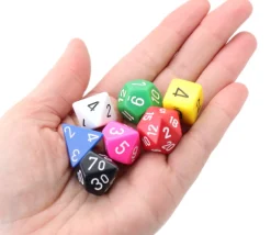 7 dés multi-faces opaques multicolores