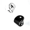 2 dés Runic D2 et D4 runiques blanc et noir