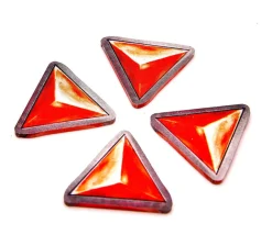 80 jetons ronds / carrés / trianges pour mise de jeu