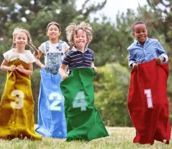 4 jeux pour tournois : course aux sacs, aux oeufs, en duo...