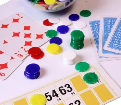 45 mini jetons ronds 1.7 cm en plastique - 5 couleurs