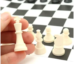 32 Mini pièces échecs plastique 40 mm