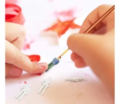 120 personnages miniatures colorés en plastique