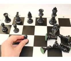 32 Pièces échecs plastique 97 mm taille T5 + 2 dames