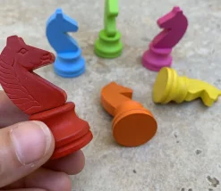 6 Pions chevaux en bois 5 cm multicolores