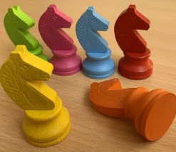 6 Pions chevaux en bois 5 cm multicolores