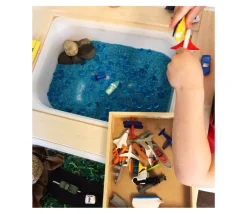 11 véhicules bateaux figurines de jeux 