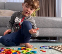 Abaque arc-en-ciel des chiffres et couleurs tout en bois