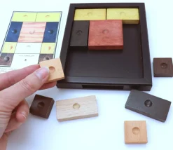 Ane rouge en bois - jeu casse tête