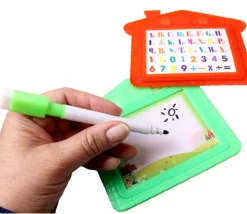 Ardoise effaçable blanche forme maison + feutre éponge 11 x 13.5 cm