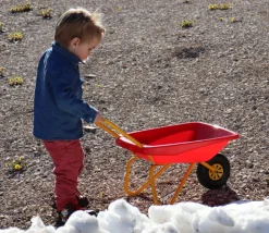Brouette enfant en plastique et métal rouge et jaune