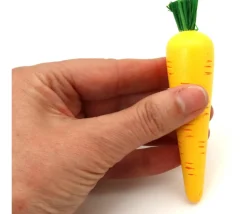 Carotte en bois de 10.5 x 2.5 cm légume jouet