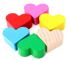 Coeur en bois pion de 2 x 1.7 cm à l'unité