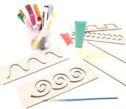 Coffret de traçage 12 pochoirs en bois Montessori
