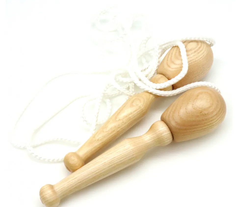 Corde à sauter GM en bois (1 couleur au hasard)