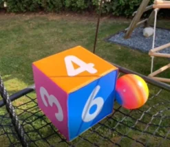 Dé 30 cm mousse vinyle faces couleurs chiffres 1 à 6 pour jeu XXL