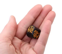 Dé 4 faces Halloween moderne (forme arrondie)