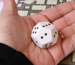 Dé 12 faces points avec 3 fois 1 à 4 JUMBO