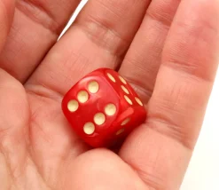 Dé à jouer nacré rouge 16 mm