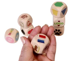 Dé bois 3 cm personnalisé : 6 faces personnalisées avec vos images