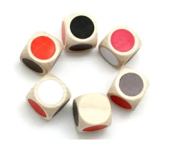 Dé bois 20 mm 5 points couleurs et 1 face neutre
