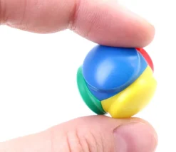 Dé boule 4 faces 4 couleurs : rouge vert jaune et bleu