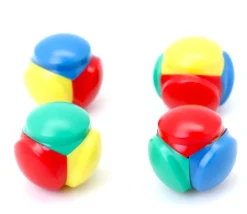 Dé boule 4 faces 4 couleurs : rouge vert jaune et bleu