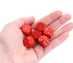 Dé en bois rouge avec coeurs dorés 1.6 cm Amour