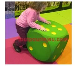 Dé géant 50 cm en mousse tactile alvéolée