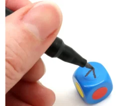 Dé neutre couleur 14 mm plastique à l'unité