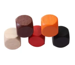Dé neutre en bois 12 mm naturel ou coloré pour jeu