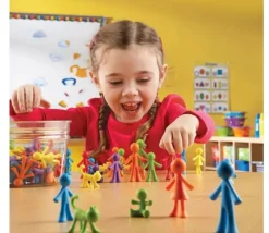 Famille : 72 personnages de jeu multicolores environ 6 cm