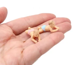 Figurine mini mini bébé 30 x 10 x 15 mm