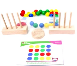 Jeu enfilade des couleurs en bois