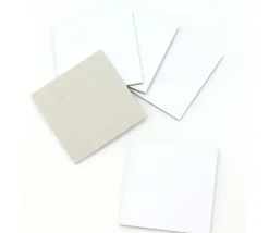 Kit Jeu mémo à personnaliser : Boite + 24 carrés 4 x 4 cm + 48 étiquettes