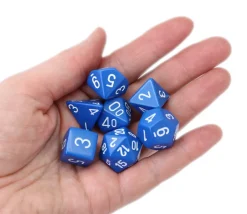 Lot de 7 dés multi-faces opaques bleus