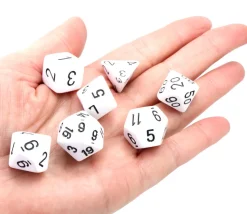 Lot de 7 dés multi-faces opaques blancs