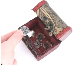 Mini coffre bois décoré 7 x 5.5 x 6 cm pour trésor