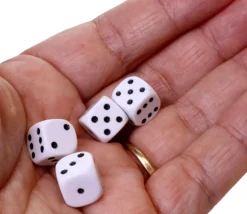 Mini Dé à jouer blanc 1 cm points de 1 à 6