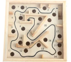 mini labyrinthe en bois 11.5 x 11.5 cm