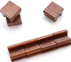 Mini table bois 1.6 x 1.5 x 1 cm