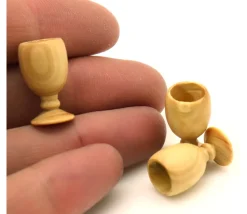 Mini verre en bois - pion 20 x 11 mm