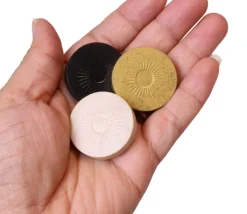 Pion bois 30 mm noir, doré ou naturel moulure soleil à l'unité