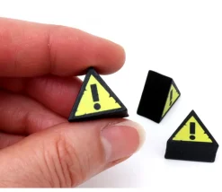 Pion en bois triangle danger 16 x 18 x 10 mm