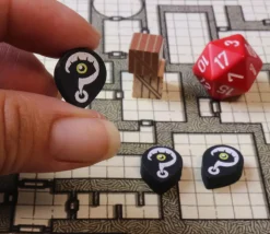 Pion Indice en bois - mystère 16 x 13 x 5 mm