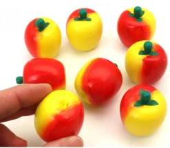 Pomme en bois 4 x 3.5 cm - jouet fruit